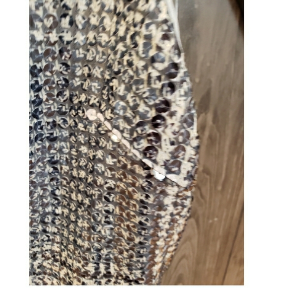 Tory burch top *flawed* see pictures 8 - Picture 2 of 6